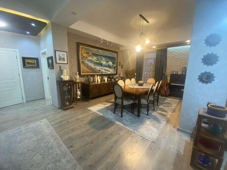 4 otaqlı yeni tikili - Ağ şəhər q. - 204 m²