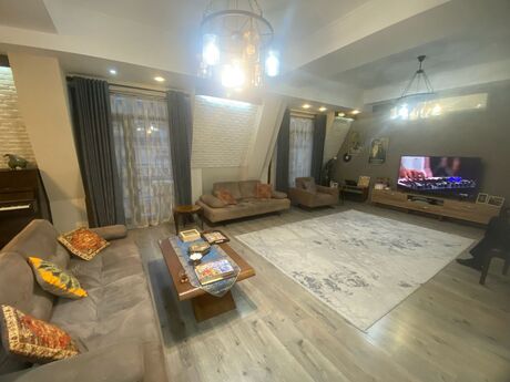 4 otaqlı yeni tikili - Ağ şəhər q. - 204 m²