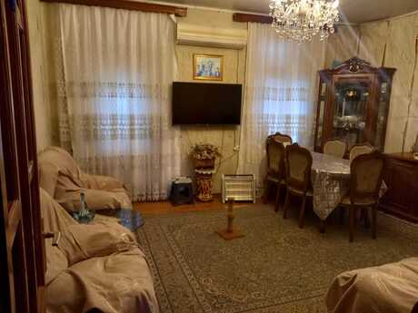 3 otaqlı köhnə tikili - Azadlıq Prospekti m. - 75 m²