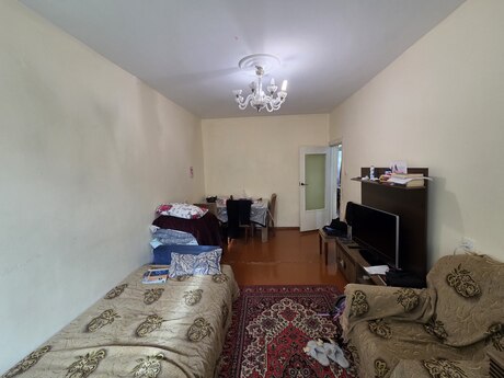 2 otaqlı köhnə tikili - Azadlıq Prospekti m. - 65 m²