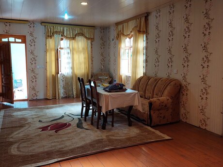 5 otaqlı həyət evi/bağ evi - Göyçay - 90 m²