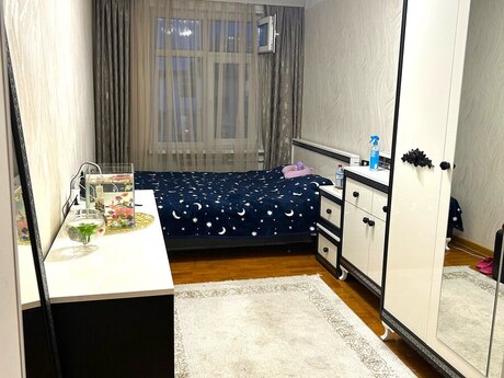 3-комн. вторичка - м. Кара Караев - 70 м²