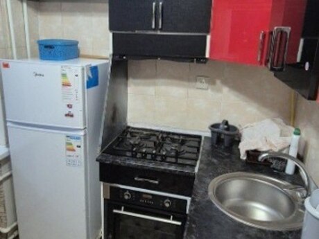 1 otaqlı köhnə tikili - Həzi Aslanov m. - 44 m²