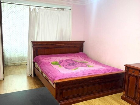 3 otaqlı köhnə tikili - Nəsimi r. - 80 m²