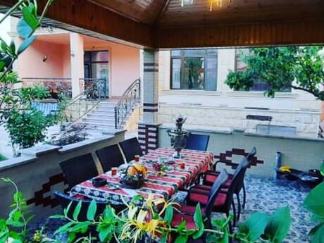 5 otaqlı həyət evi/bağ evi - Qəbələ - 300 m²