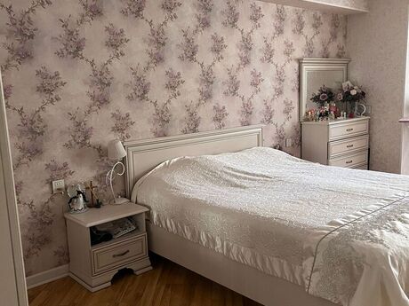 2-комн. вторичка - м. Элмляр Академиясы - 75 м²