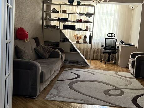 2-комн. вторичка - м. Элмляр Академиясы - 75 м²