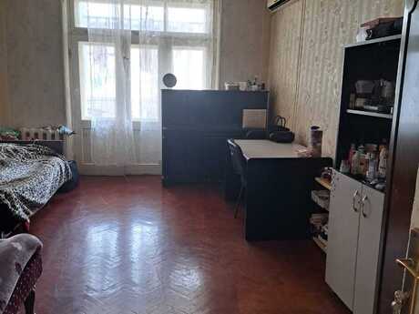 2-комн. вторичка - м. Элмляр Академиясы - 65 м²