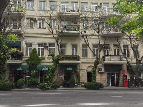 3 otaqlı köhnə tikili - 28 May m. - 71 m²