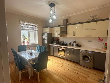4 otaqlı həyət evi/bağ evi - Həzi Aslanov q. - 164 m²
