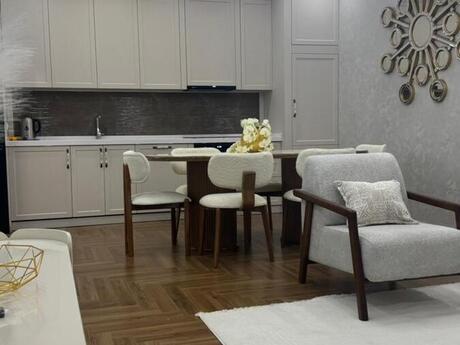 3 otaqlı yeni tikili - 8 Noyabr m. - 110 m²