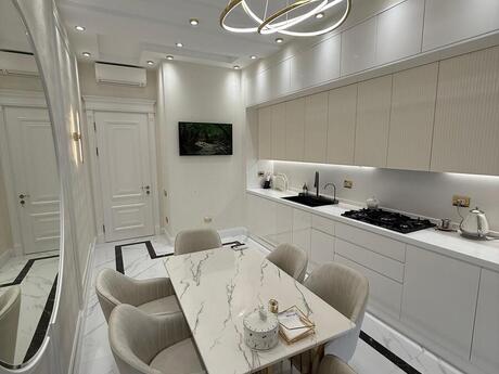 Elan №6100732 - Bakı, Ağ şəhər q., 4 otaqlı, 185 m², 18/20 mərtəbə