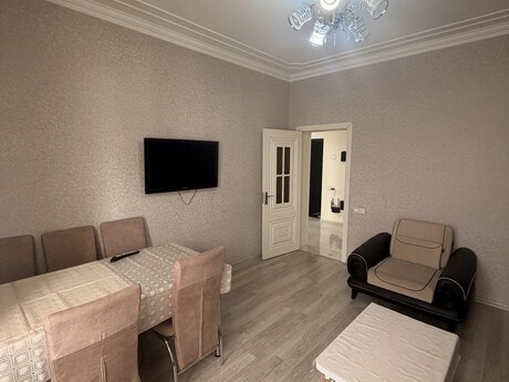 Объявление №6100742 - Баку, пос. Бакиханова, 2-комн., 75 м², 10/12 этаж