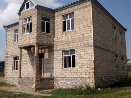 8 otaqlı həyət evi/bağ evi - Tovuz - 320 m²