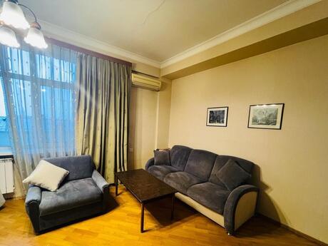 3 otaqlı köhnə tikili - İçəri Şəhər m. - 90 m²