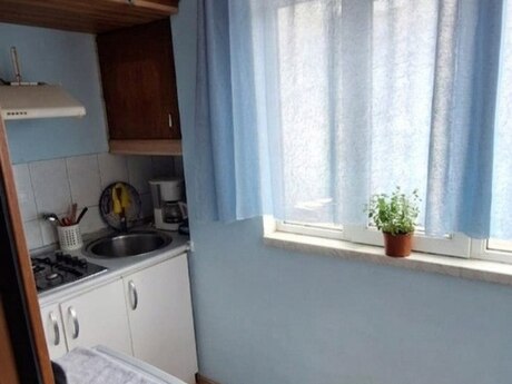 2 otaqlı köhnə tikili - Yeni Günəşli q. - 46 m²