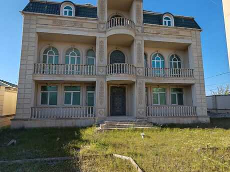 14 otaqlı həyət evi/bağ evi - Hövsan q. - 842 m²