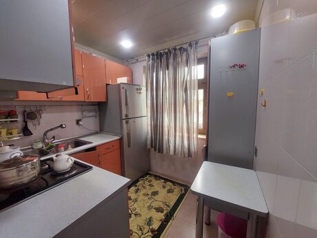 4 otaqlı köhnə tikili - Neftçilər m. - 75 m²