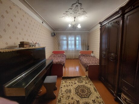 4 otaqlı köhnə tikili - Neftçilər m. - 75 m²