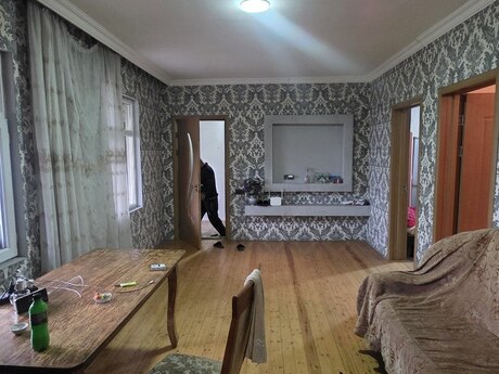 4 otaqlı həyət evi/bağ evi - Bülbülə q. - 110 m²