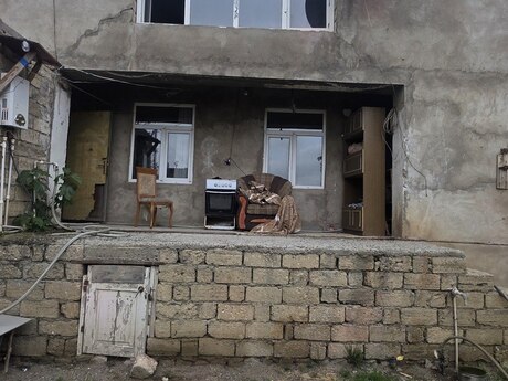 4 otaqlı həyət evi/bağ evi - Bülbülə q. - 110 m²