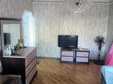 2 otaqlı köhnə tikili - Neftçilər m. - 50 m²