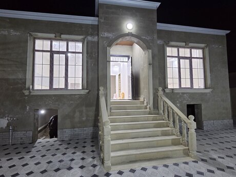 3 otaqlı həyət evi/bağ evi - Balaxanı q. - 100 m²
