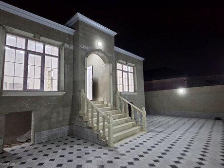 3 otaqlı həyət evi/bağ evi - Balaxanı q. - 100 m²