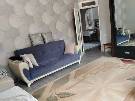 5 otaqlı həyət evi/bağ evi - İnşaatçılar m. - 100 m²
