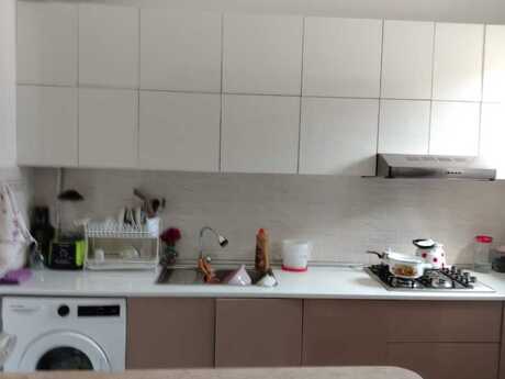 5 otaqlı həyət evi/bağ evi - İnşaatçılar m. - 100 m²