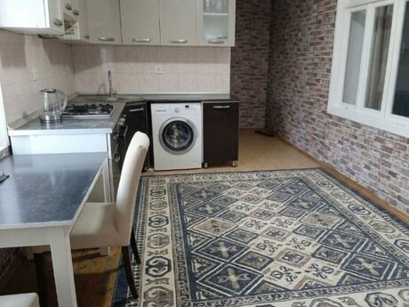 5 otaqlı həyət evi/bağ evi - Bülbülə q. - 250 m²
