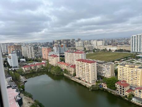 4-комн. новостройка - м. Иншаатчылар - 140 м²