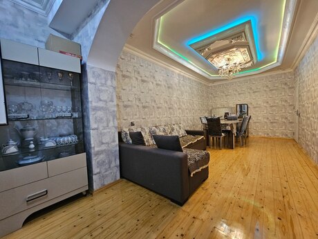 4 otaqlı köhnə tikili - Xırdalan - 100 m²
