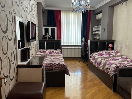 4-комн. новостройка - м. Элмляр Академиясы - 212 м²
