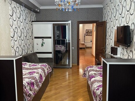 4-комн. новостройка - м. Элмляр Академиясы - 212 м²