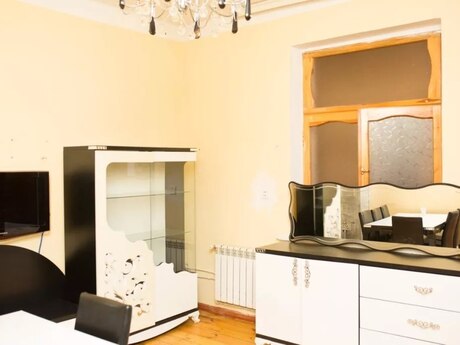 3 otaqlı həyət evi/bağ evi - Bakıxanov q. - 100 m²