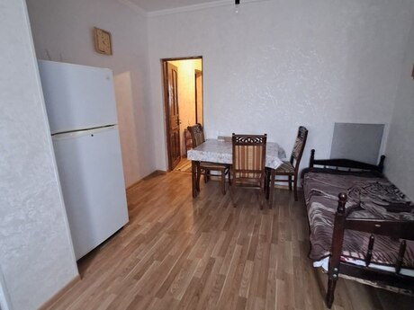 2 otaqlı köhnə tikili - Qaraçuxur q. - 43 m²
