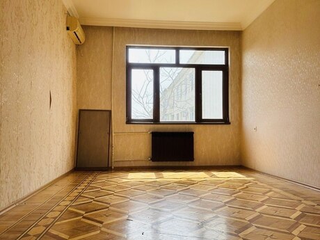 3 otaqlı köhnə tikili - Gənclik m. - 70 m²