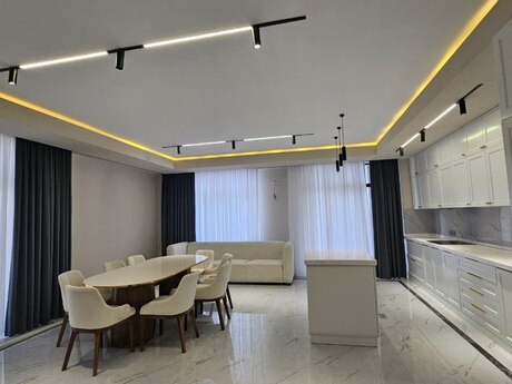 4 otaqlı yeni tikili - Bayıl q. - 178 m²