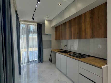 4 otaqlı həyət evi/bağ evi - Mərdəkan q. - 160 m²