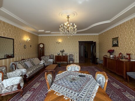 4 otaqlı yeni tikili - Nəsimi r. - 195 m²