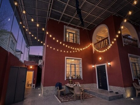 5 otaqlı həyət evi/bağ evi - Gənclik m. - 220 m²