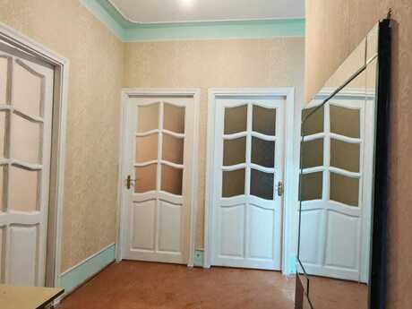 3 otaqlı köhnə tikili - Köhnə Günəşli q. - 80 m²