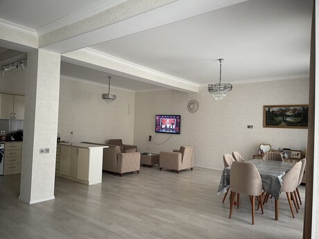 4 otaqlı həyət evi/bağ evi - Binə q. - 200 m²