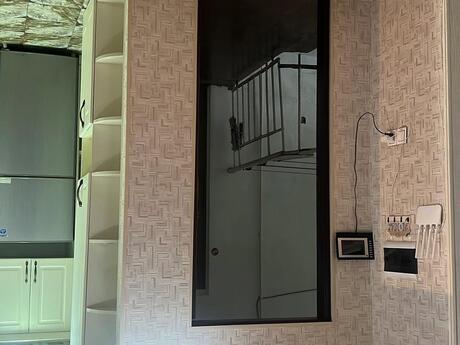 4 otaqlı köhnə tikili - Neftçilər m. - 75 m²