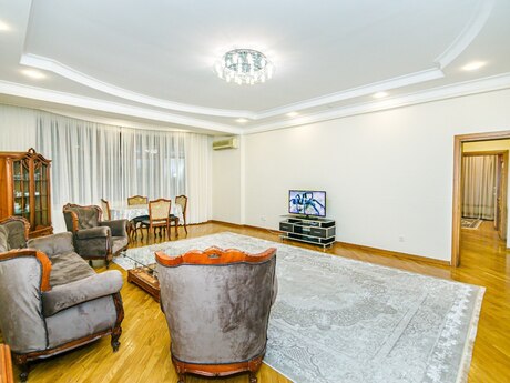 3 otaqlı yeni tikili - 28 May m. - 150 m²