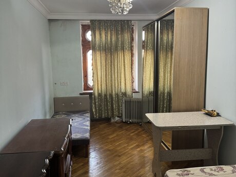 3 otaqlı köhnə tikili - İnşaatçılar m. - 75 m²