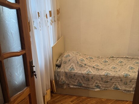 3 otaqlı köhnə tikili - İnşaatçılar m. - 75 m²