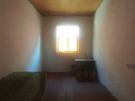 2 otaqlı həyət evi/bağ evi - Hövsan q. - 44 m²