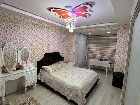 3 otaqlı köhnə tikili - Neftçilər m. - 80 m²